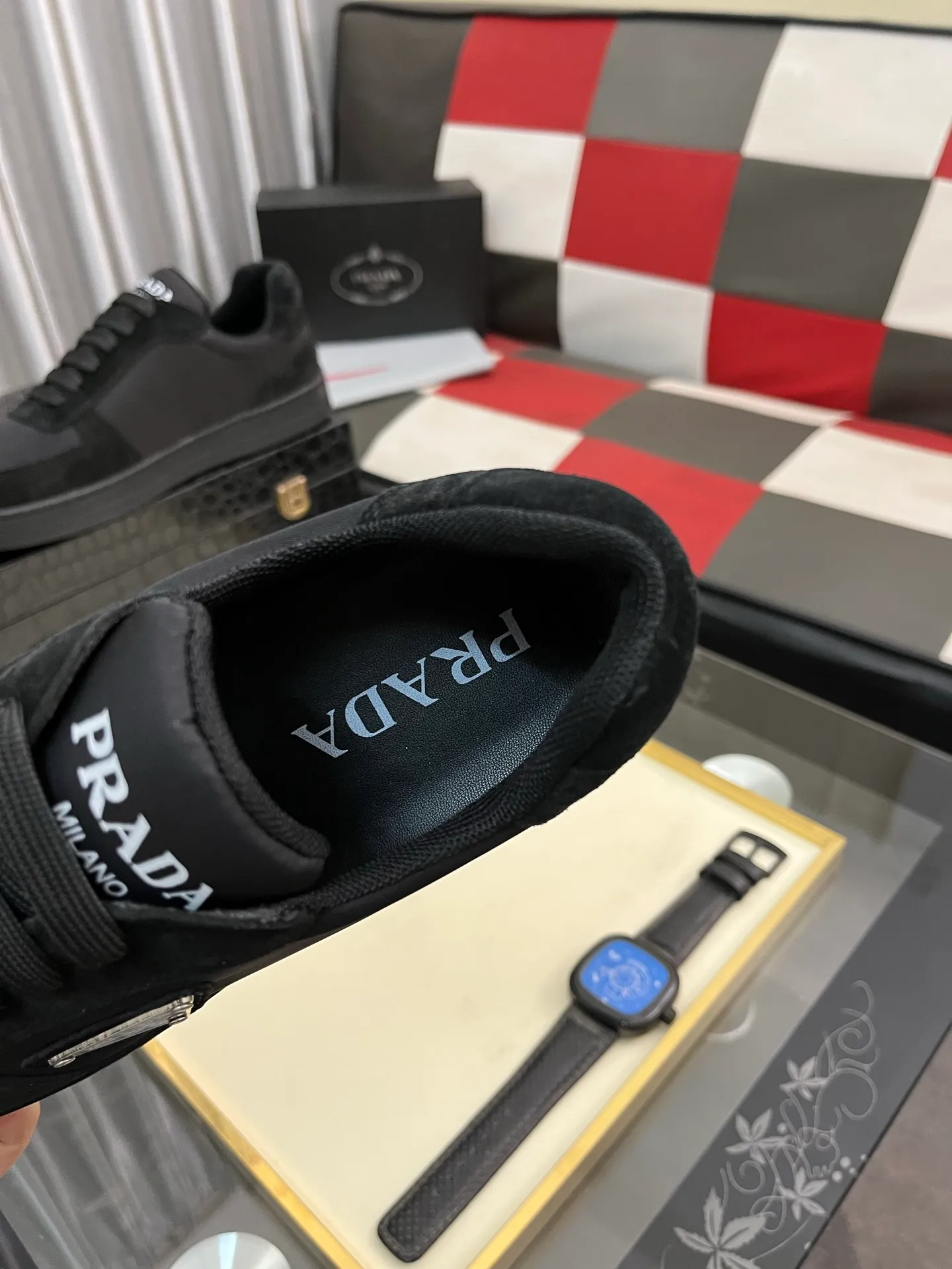 Men's shoes 💰440⌚️⌚️【PRADA】Prada ~ unique and casual style. New models from Prada official website are coming [Celebrate][Celebrate]🏃High-end brand casual shoes ➕Full set of packaging😍😍 Men's 2023 counters are on sale simultaneously, Italian imported brands select first-layer Italian cowhide. 🐑Sheepskin lining (refuses to discolor and rub feet) Sole: Original sole specially provided by the original factory 🎬Better in kind Size number: 38-444️⃣Colors available